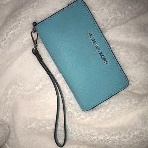 Michael kors wristlet